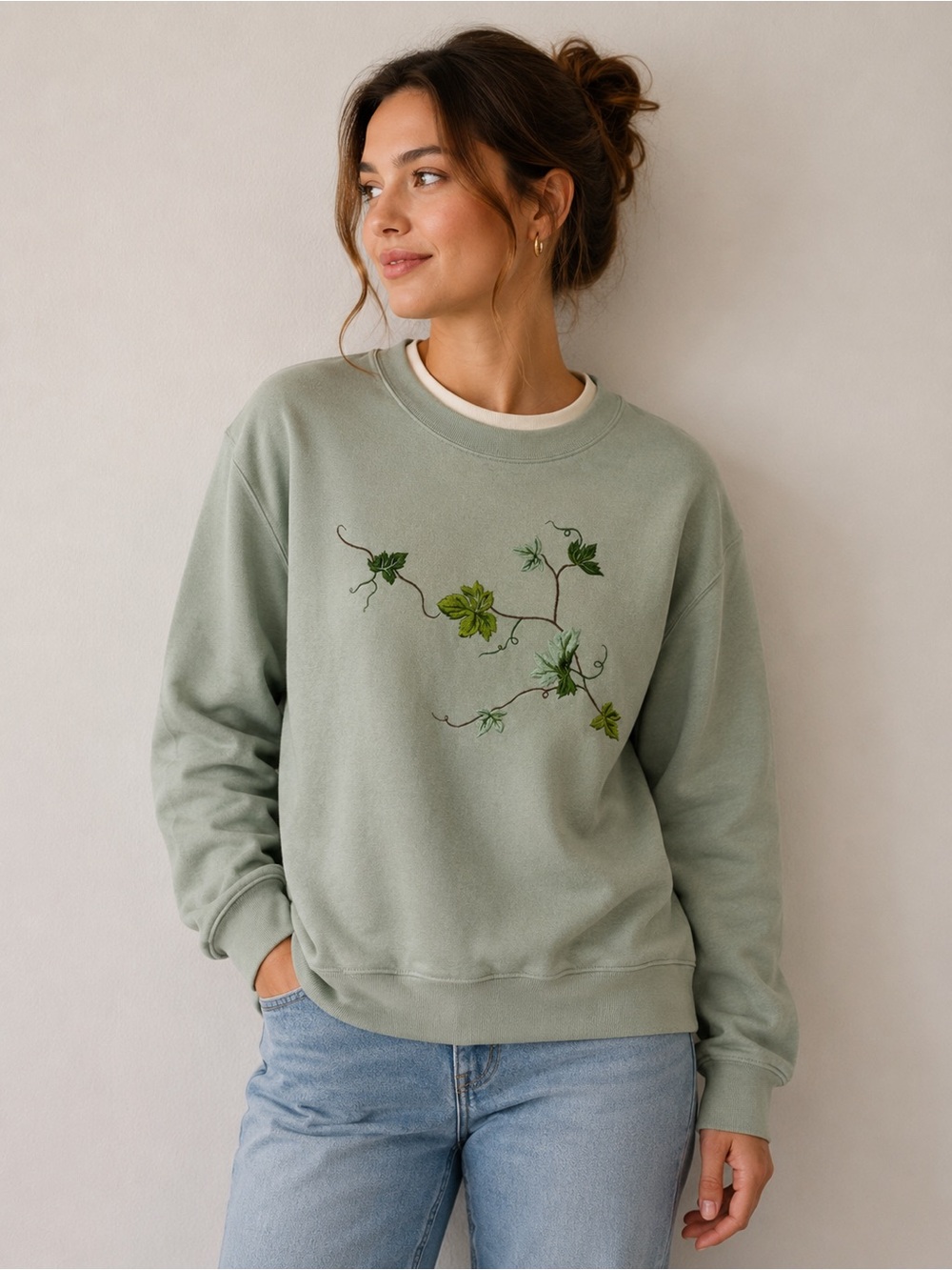 Vintage Bolo Spirit Women’s Sage Green Botanical Embroidered Crewneck Sweatshirt
